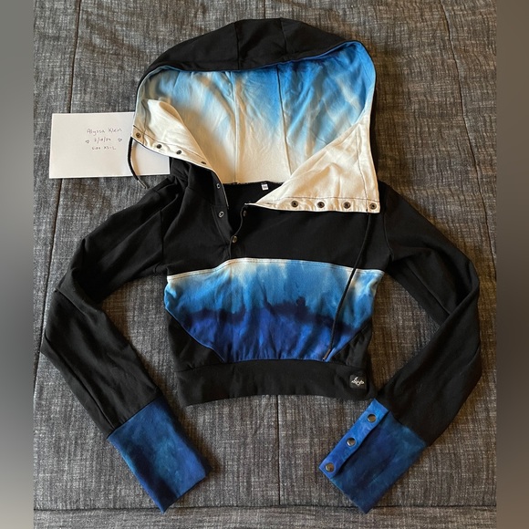 Midnight Reverie Cropped Huntress Hoodie in Skyfall - Picture 2 of 2